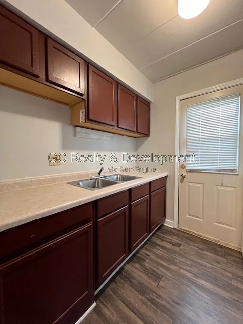 1 bed, 1.0 bath, 600 sqft, $1,295 — Photo 3