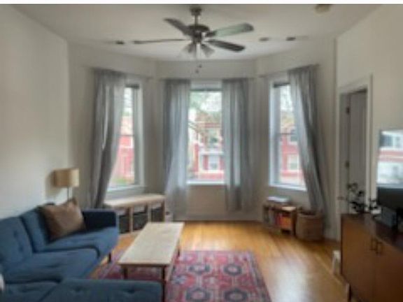 3rd image of 4735 N Sawyer Ave #3