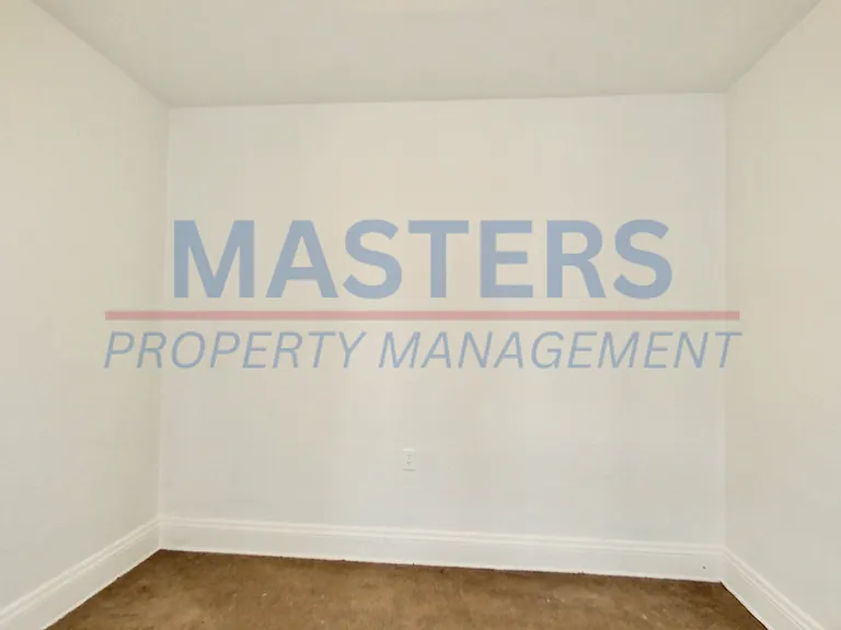420 Everett St — Photo 6