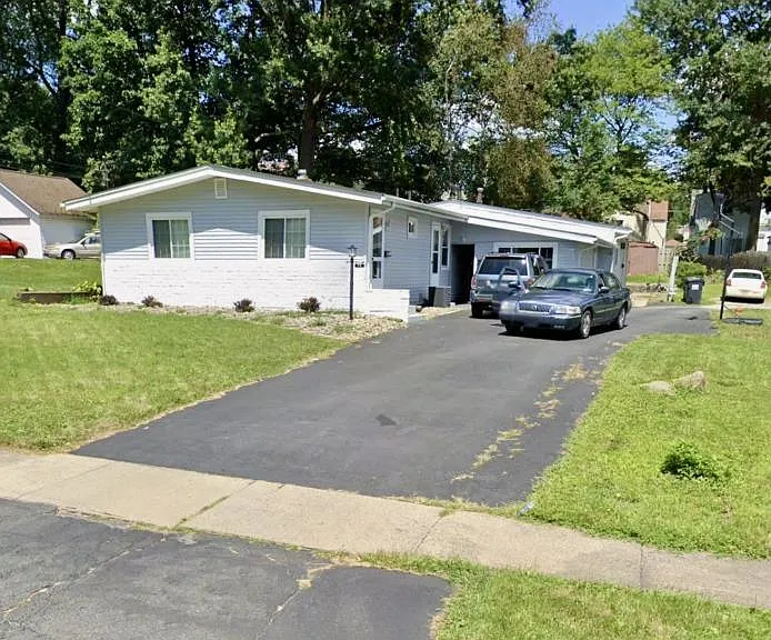 74 Homestead Dr #4 — Photo 1