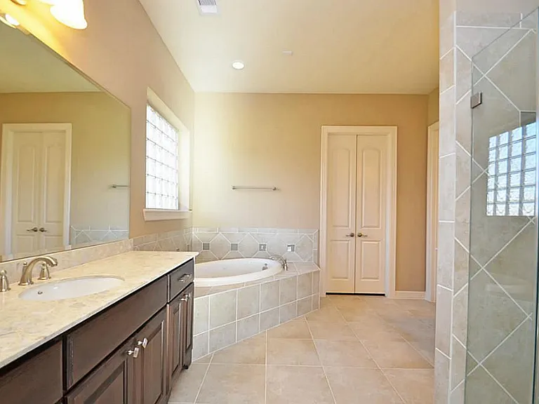 4802 Fairford — Photo 18