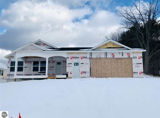 3324 E Colonial Dr, Traverse City, MI 49685