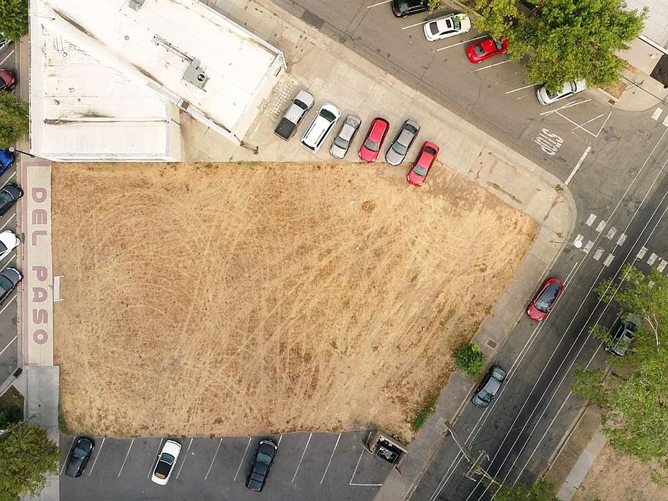 2nd image of 2116 Del Paso Blvd