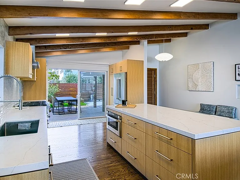 308 Poppy Ave — Photo 7