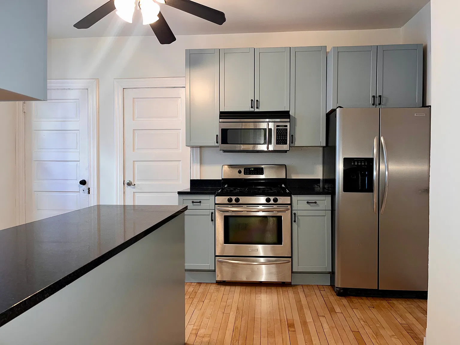 3 bed, 1475 sqft, $2,800 — Photo 2