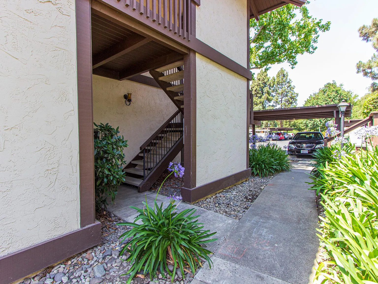 2 bed, 1281 sqft, $3,000 — Photo 3