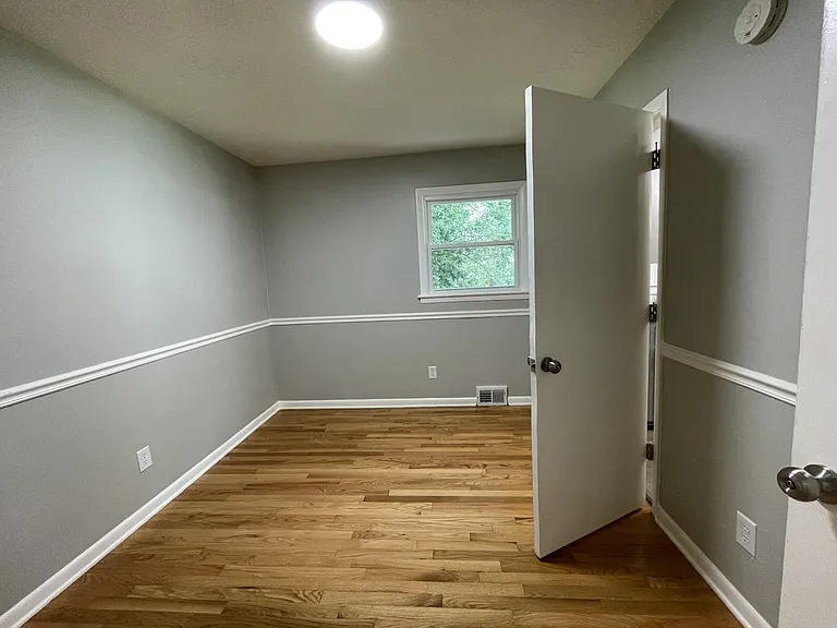 5900 Edgewood Ave — Photo 13