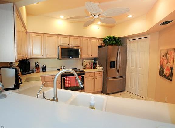 5th image of 4198 Bay Beach Ln APT 131
