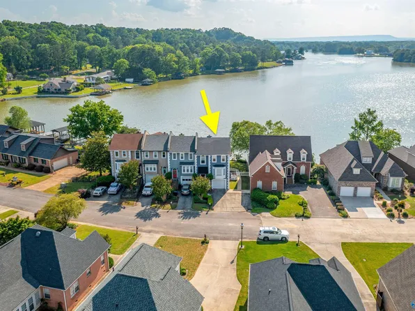 343 Lakepoint Dr, Gadsden, AL 35901