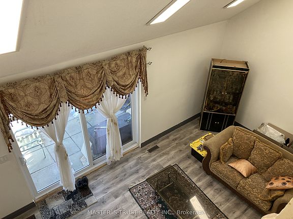 4th image of 374 Driftwood Ave #6