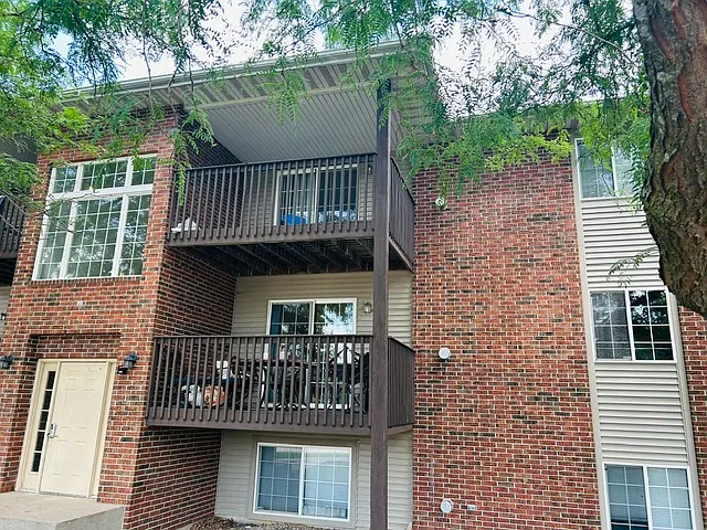 88 W Side Dr — Photo 1