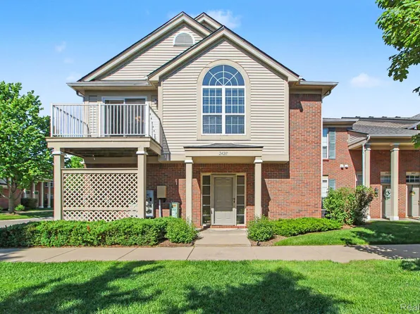 24211 Chesapeake Cir, Commerce Twp, MI 48390