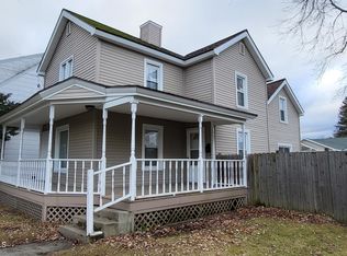 313 Oak St, Corinth, NY 12822