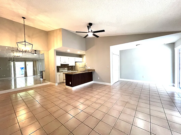 1077 Goldenrod Rd #1077A — Photo 5