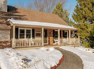 N83W18356 Le Mons Dr, Menomonee Falls, WI