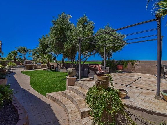 raised patio & firepit