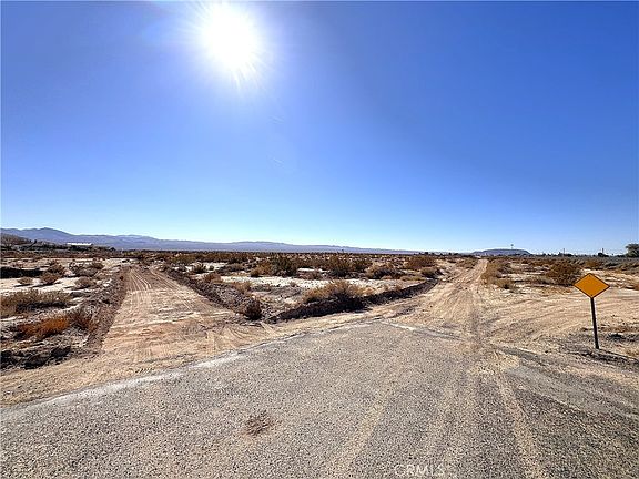 4th image of 0 Yermo Rd #2