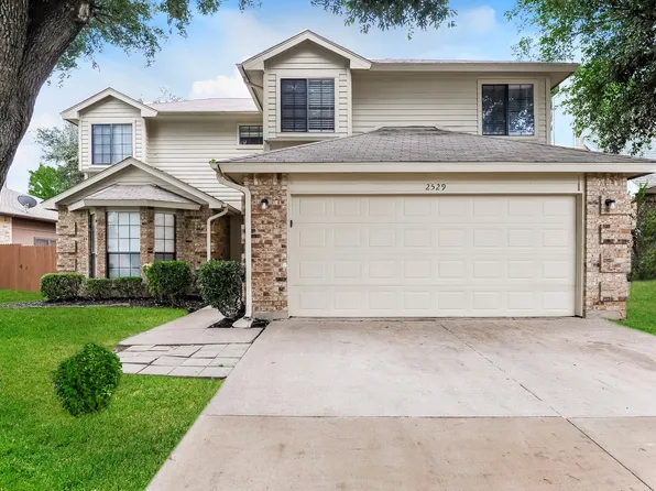 2529 Forest Creek Dr, Fort Worth, TX 76123