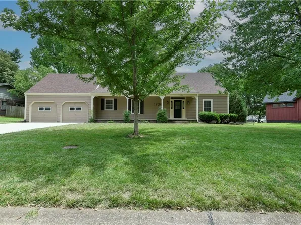 1704 Countryside Dr, Pittsburg, KS 66762
