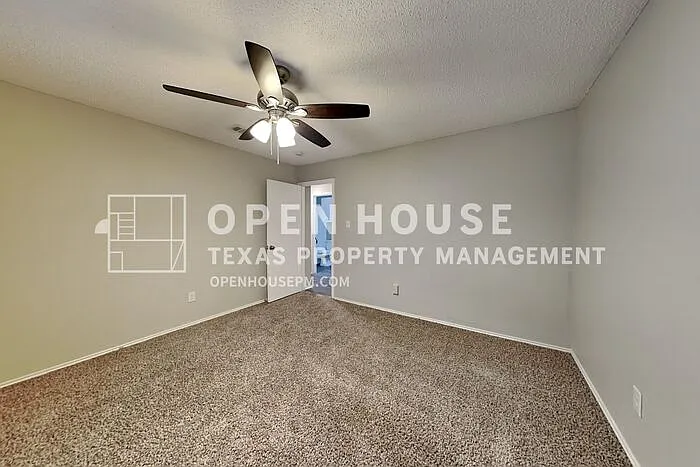 4819 Butterfield Rd — Photo 12