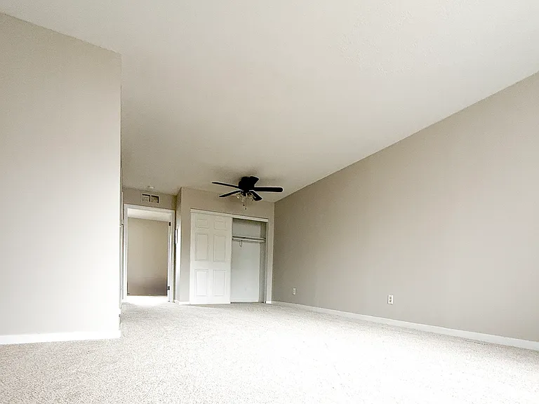 2037 Inverway Ct — Photo 7