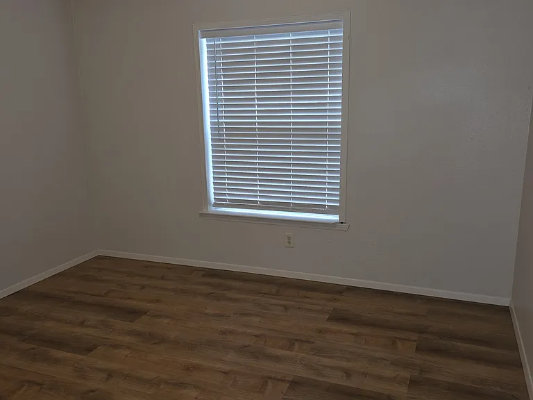 24933 W Broadway Ave — Photo 5