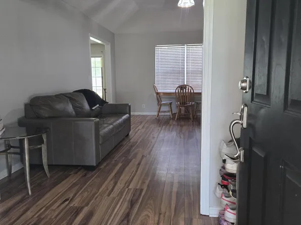 325 Crossbridge Dr, Brunswick, GA 31525