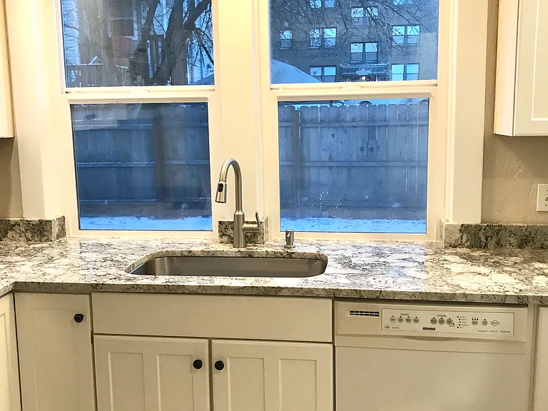Stainless steel sink and dishwasher
