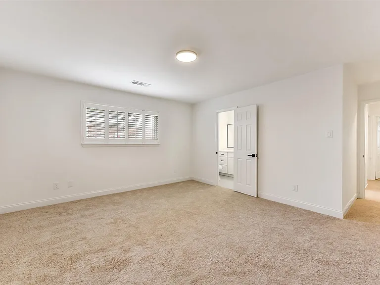5946 Valkeith Dr — Photo 22