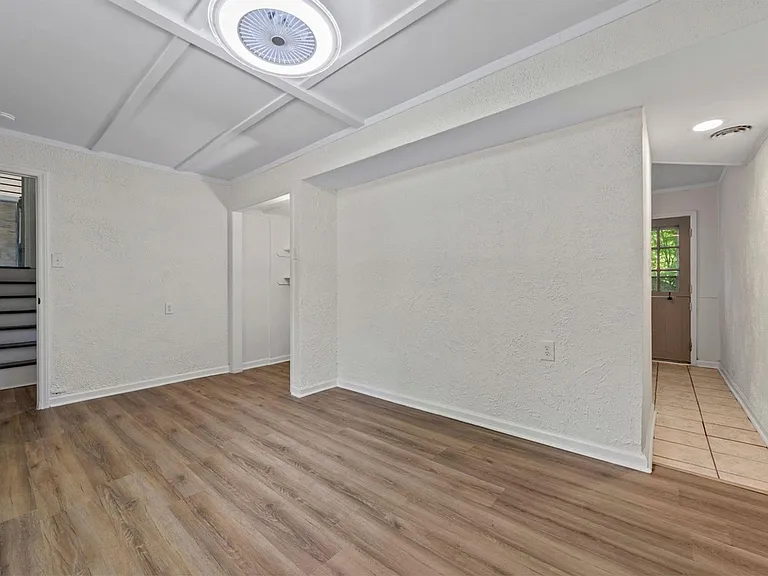 1304 Buckingham Rd — Photo 27