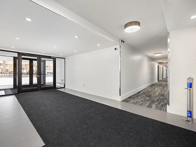 2445 The Collegeway — Photo 38