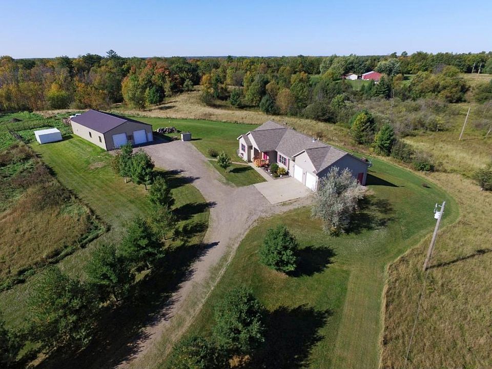 1st image of 2490 Deer Dr
