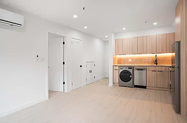 Rented by R New York