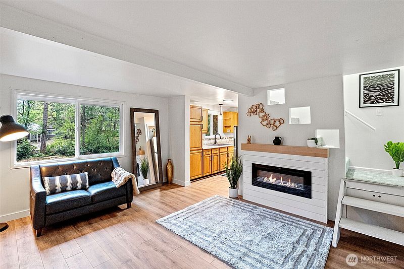 5th image of 19111 19th st sw