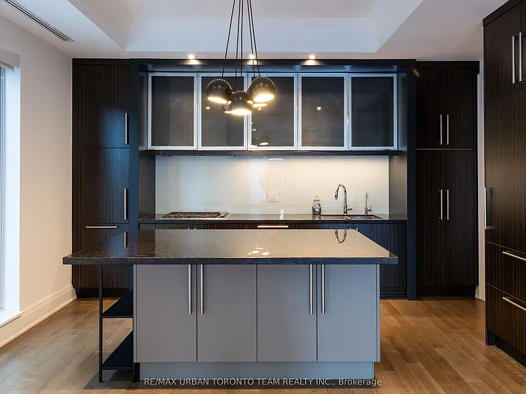 80 Yorkville Ave #303 — Photo 9