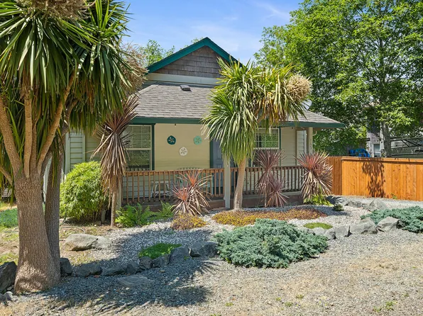 165 S Quadrant St, Rockaway Beach, OR 97136
