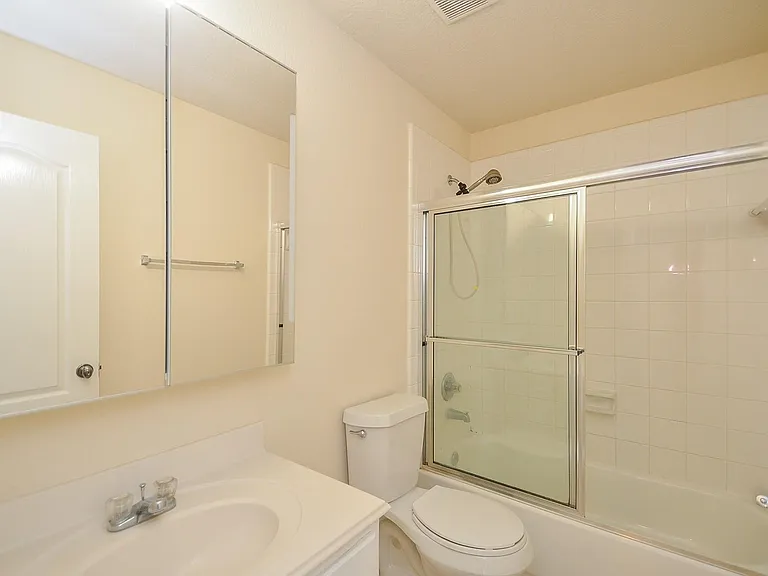 2410 Crossmill Ln — Photo 34