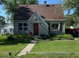 445 Carola St, Creve Coeur, IL