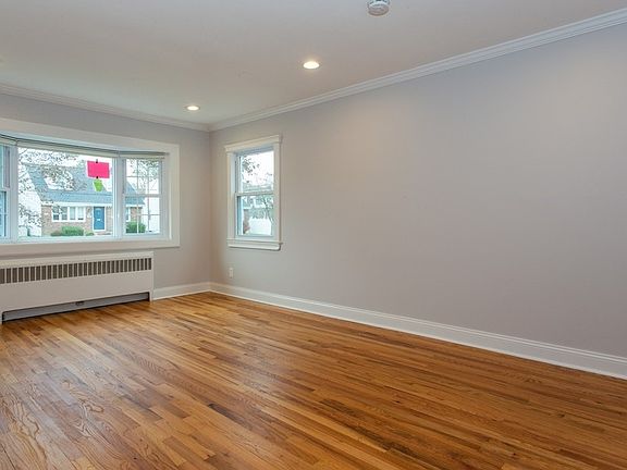 5th image of 51 11th Ave