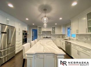 9825 Westchester Dr, Omaha, NE 68114