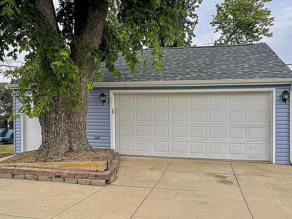 4th image of 2425 Lauren Dr SW