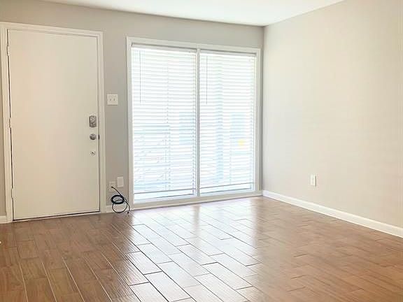 4th image of 1016 E 7th St #4