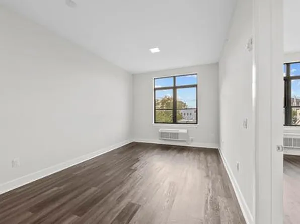 121 34th Street image 139 of 213