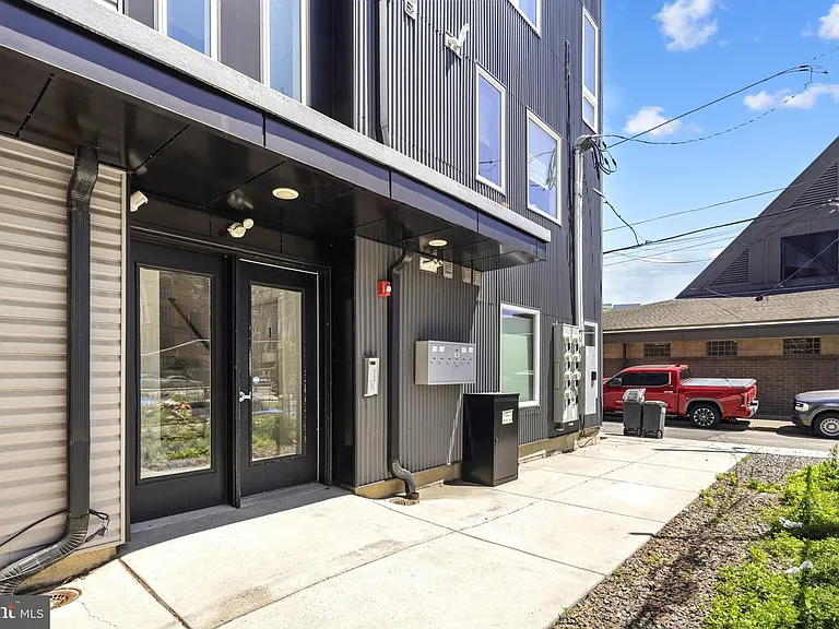 1206 N Orianna St #1 — Photo 14