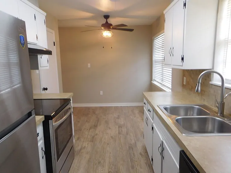 4229 SE Bedford Dr — Photo 6