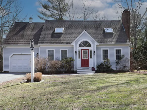 66 Bog River Bend, Mashpee, MA 02649