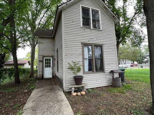 613 3rd St NE, Little Falls, MN 56345