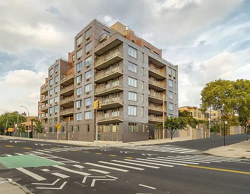 Rented by Astoria Realty | media 10