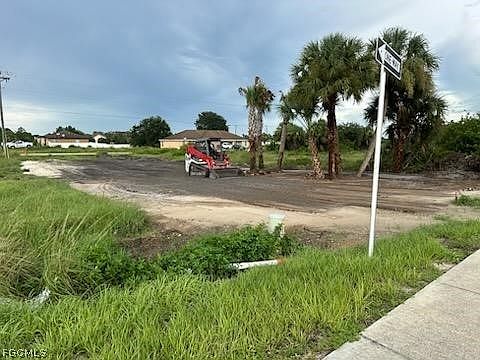 2nd image of 3300 Meadow Rd