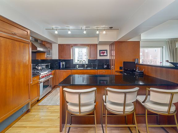 4th image of 515 E 85th St #12AB